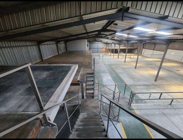 1,800M² WAREHOUSE TO LET IN WADEVILLE